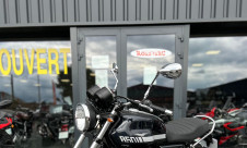 MOTO GUZZI V7 SPECIAL MONOCHROME