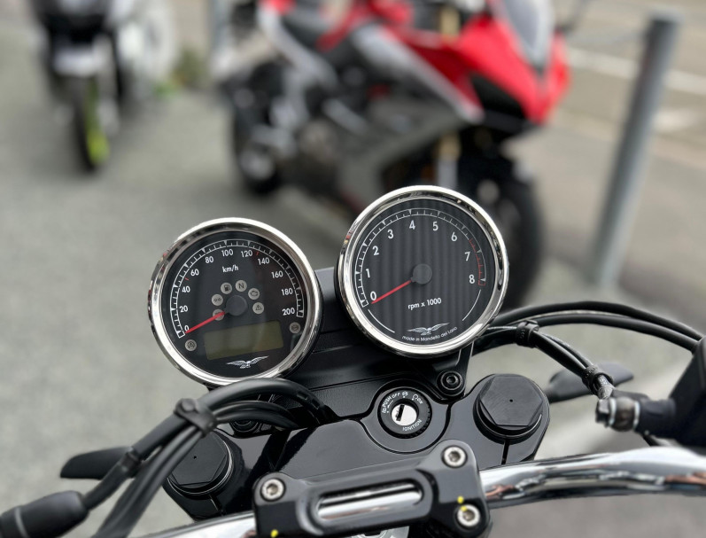 MOTO GUZZI V7 SPECIAL MONOCHROME