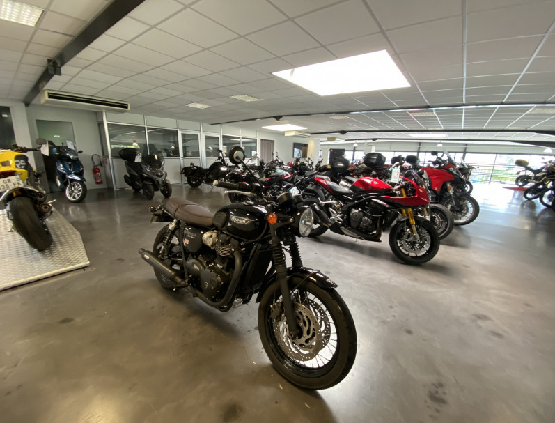 TRIUMPH Bonneville T120 Black