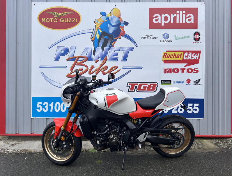 YAMAHA XSR 900