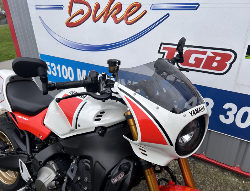 YAMAHA XSR 900