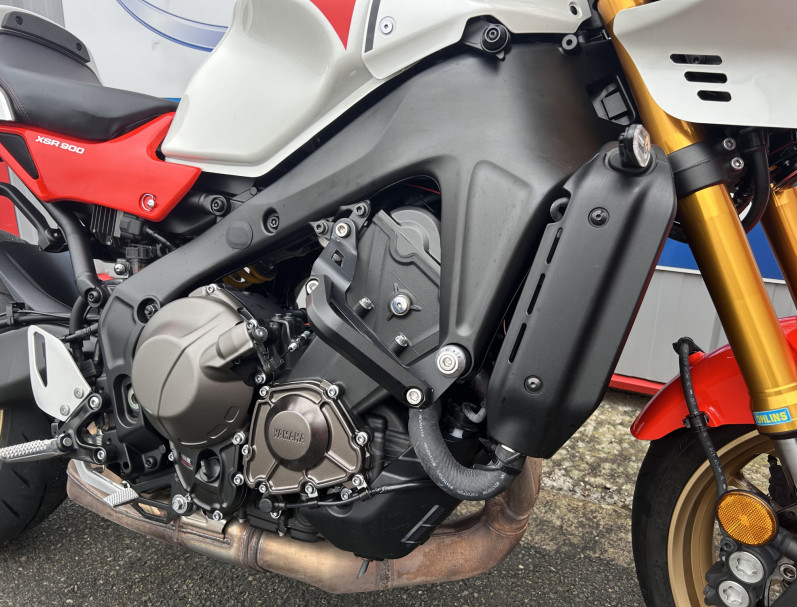 YAMAHA XSR 900