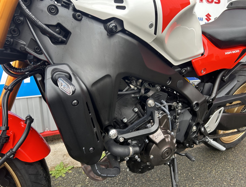 YAMAHA XSR 900