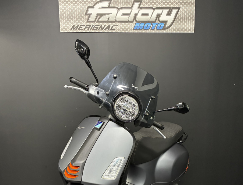 VESPA GTS 300 SUPER SPORT