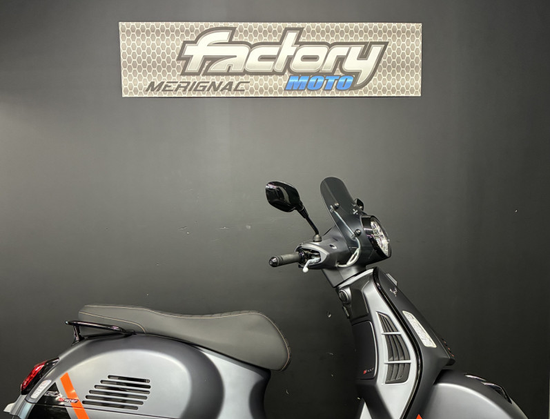 VESPA GTS 300 SUPER SPORT