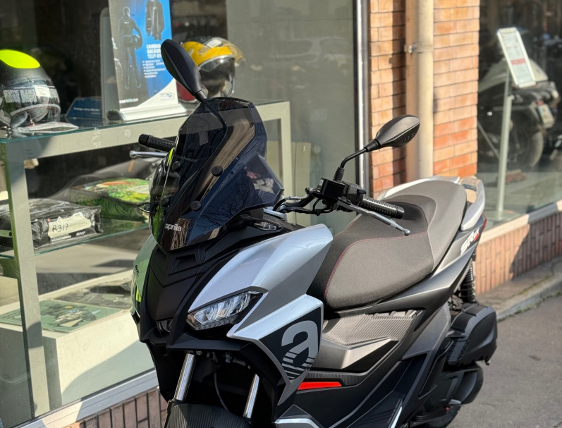 APRILIA SR GT 125 GARANTIE 5 ANS NEUF LIVRAISON POSSIBLE