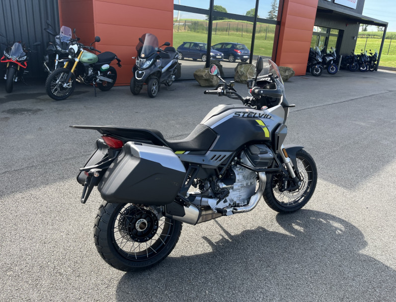 MOTO GUZZI STELVIO