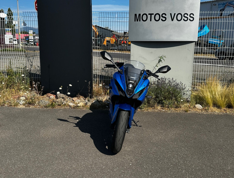 SUZUKI GSX-8R