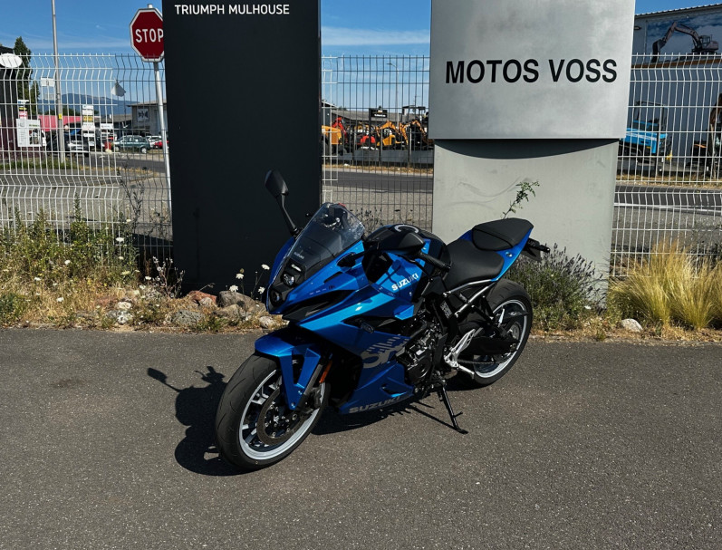 SUZUKI GSX-8R