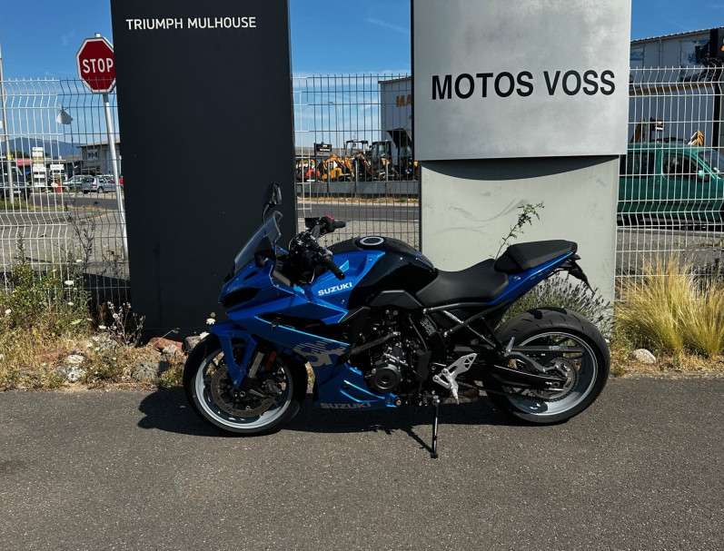 SUZUKI GSX-8R