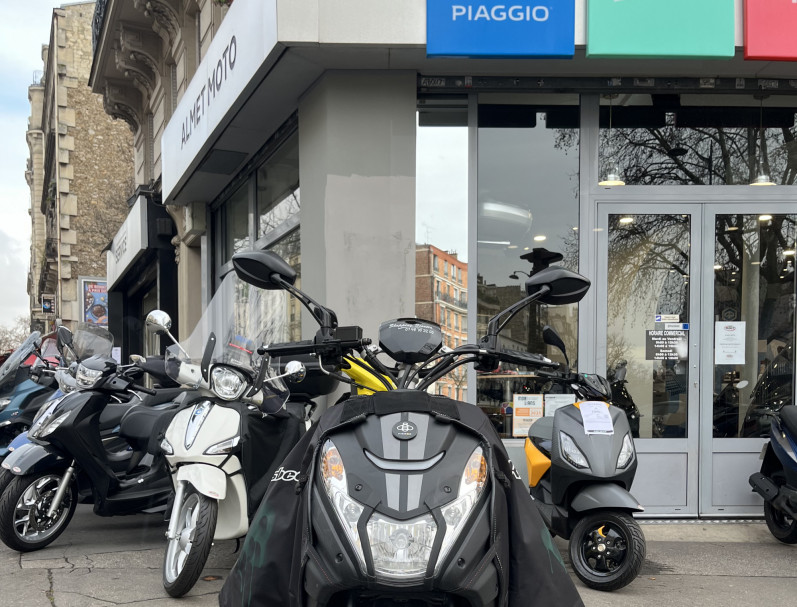 PEUGEOT KISBEE S NAKED