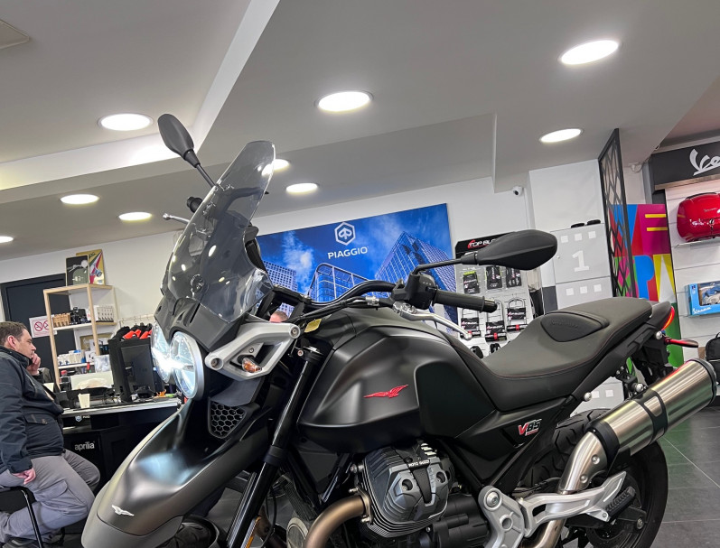 MOTO GUZZI V85 TT 850 STRADA