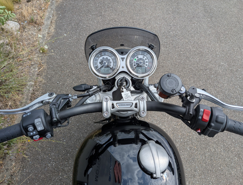 TRIUMPH SPEED TWIN 1200 1ERE MAIN
