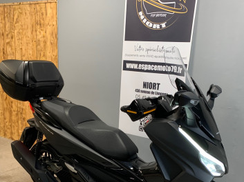 HONDA NSS FORZA 125, version top-box