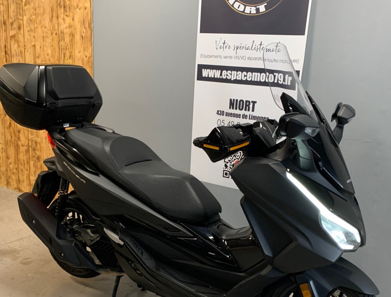 HONDA NSS FORZA 125, version top-box