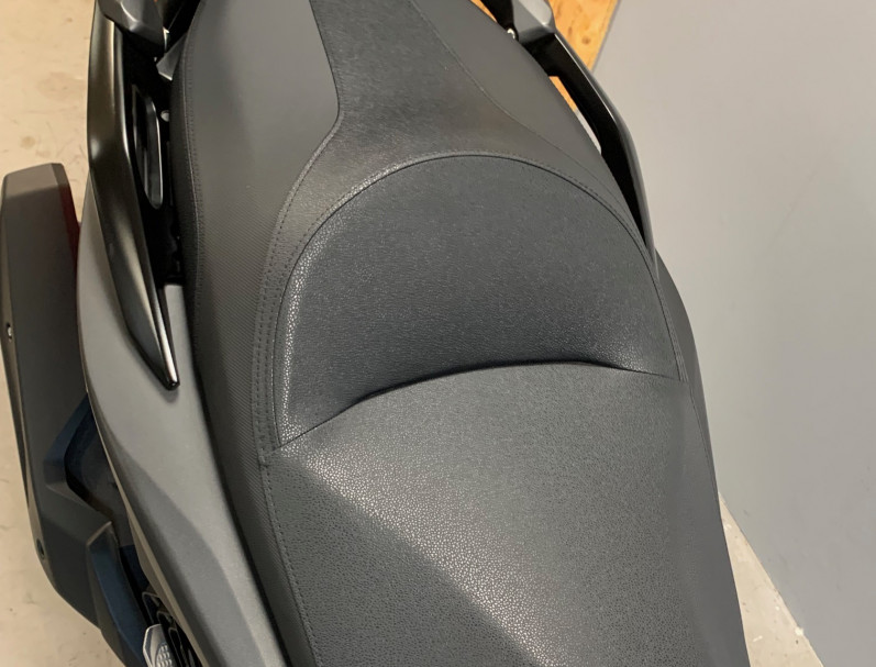 HONDA NSS FORZA 125, version top-box