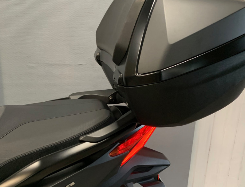 HONDA NSS FORZA 125, version top-box