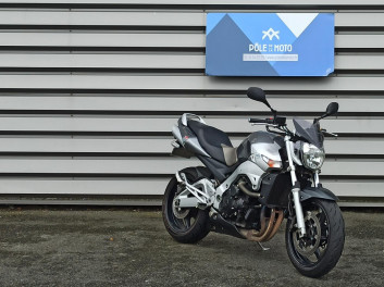 SUZUKI GSR 600