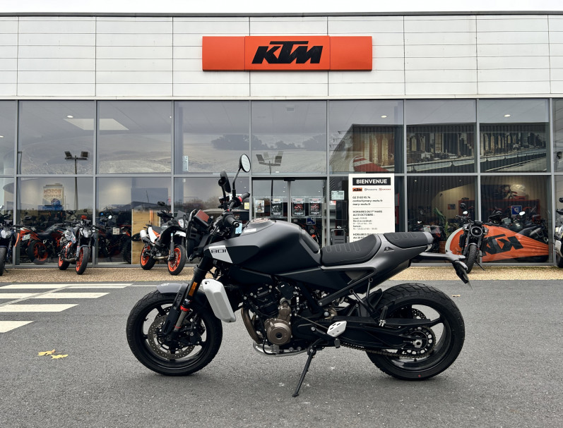 HUSQVARNA SVARTPILEN 801