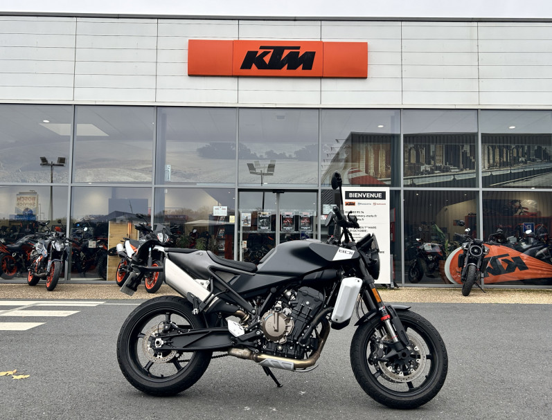 HUSQVARNA SVARTPILEN 801