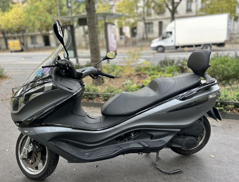 PIAGGIO X10 125 ABS ASR 27150 KM GARANTIE 12 MOIS LIVRAISON POSSIBLE DANS TOUTE LA FRANCE 