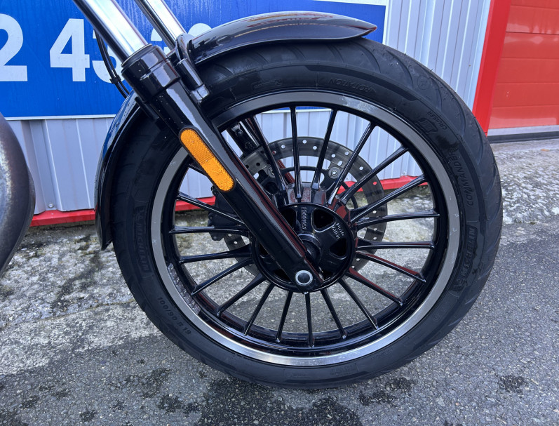 MOTO GUZZI V9 ROAMER