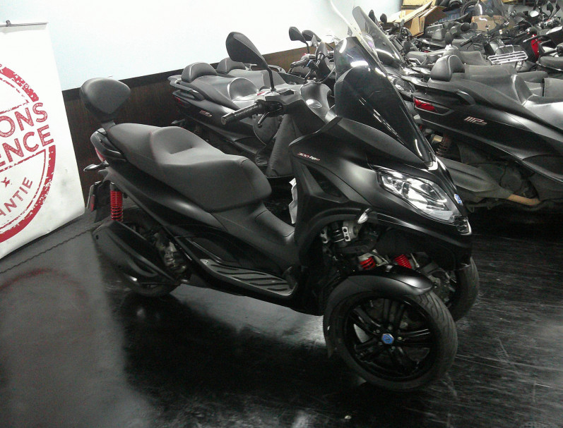 PIAGGIO MP3 300 HPE 2022 9300KM