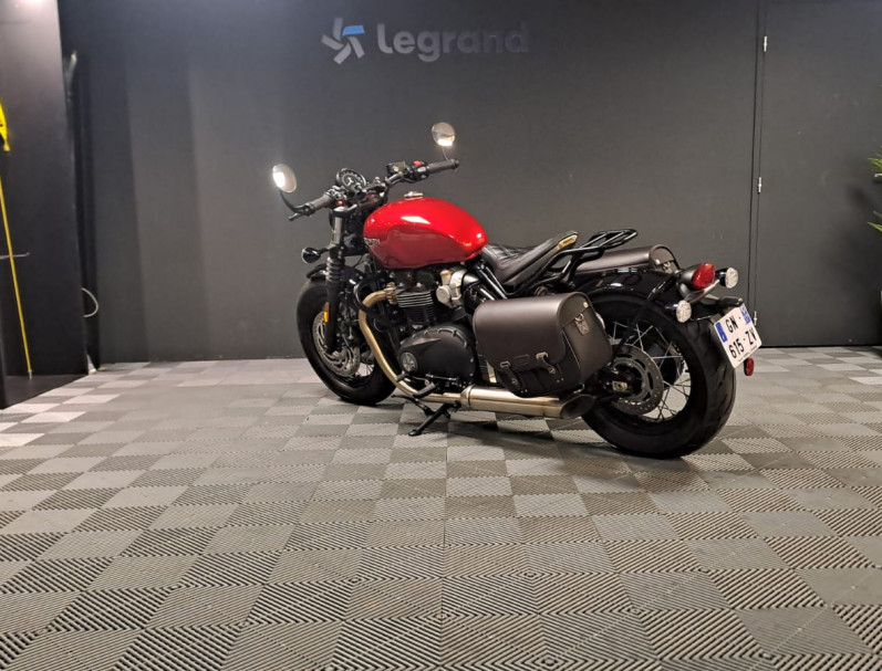 TRIUMPH Bonneville Bobber 1200