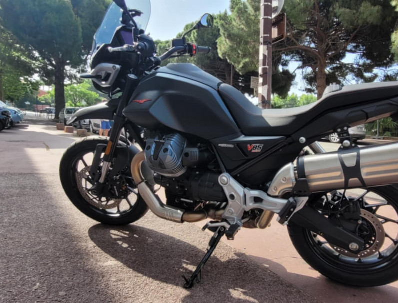 MOTO GUZZI V85 TT 850 STRADA