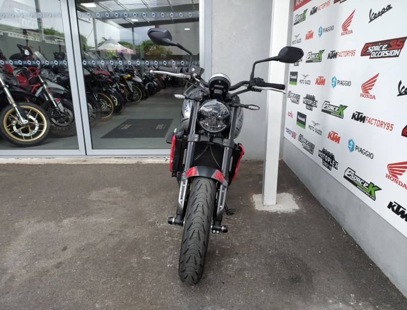 TRIUMPH TRIDENT 660